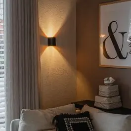 Moderne wandlamp zwart met messing - Sabbio | QAZQA Weekendaanbieding
